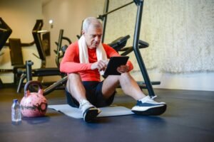 fitness apps to achieve health and wellness goals